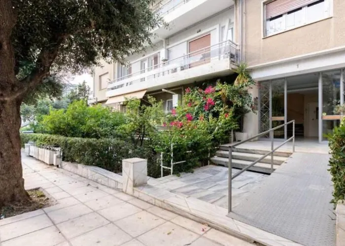 Flisvos Marina Refurbished Apartment